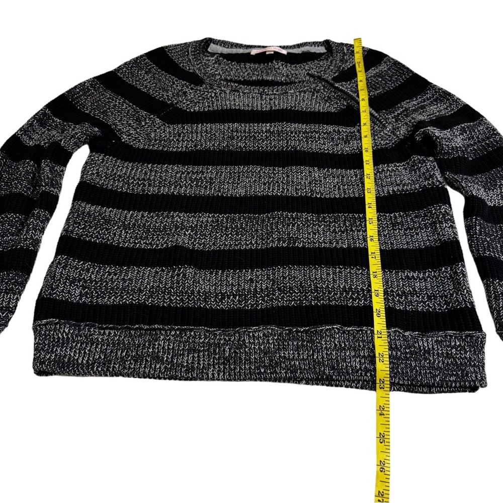 Victoria's Secret Black and Gray Striped Sweater Size Small Zipper Detail NWOT - Picture 9 of 11